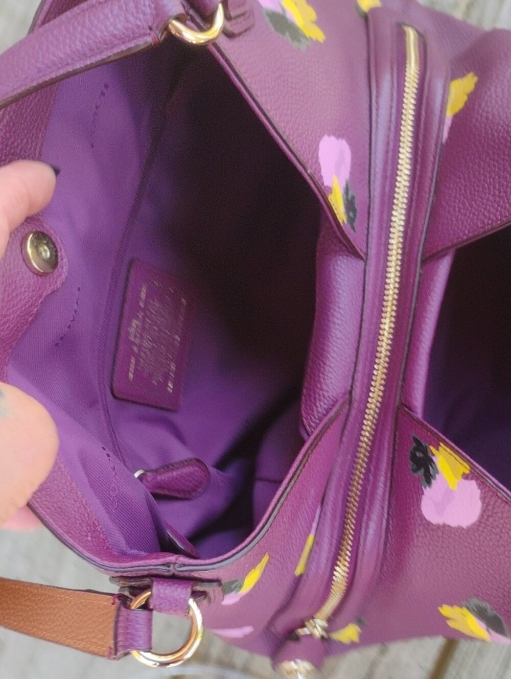 Coach Plum Floral Pebbled Leather Shoulder Bag 3 Comparr. Twist Lock Zip Closure - Picture 11 of 13